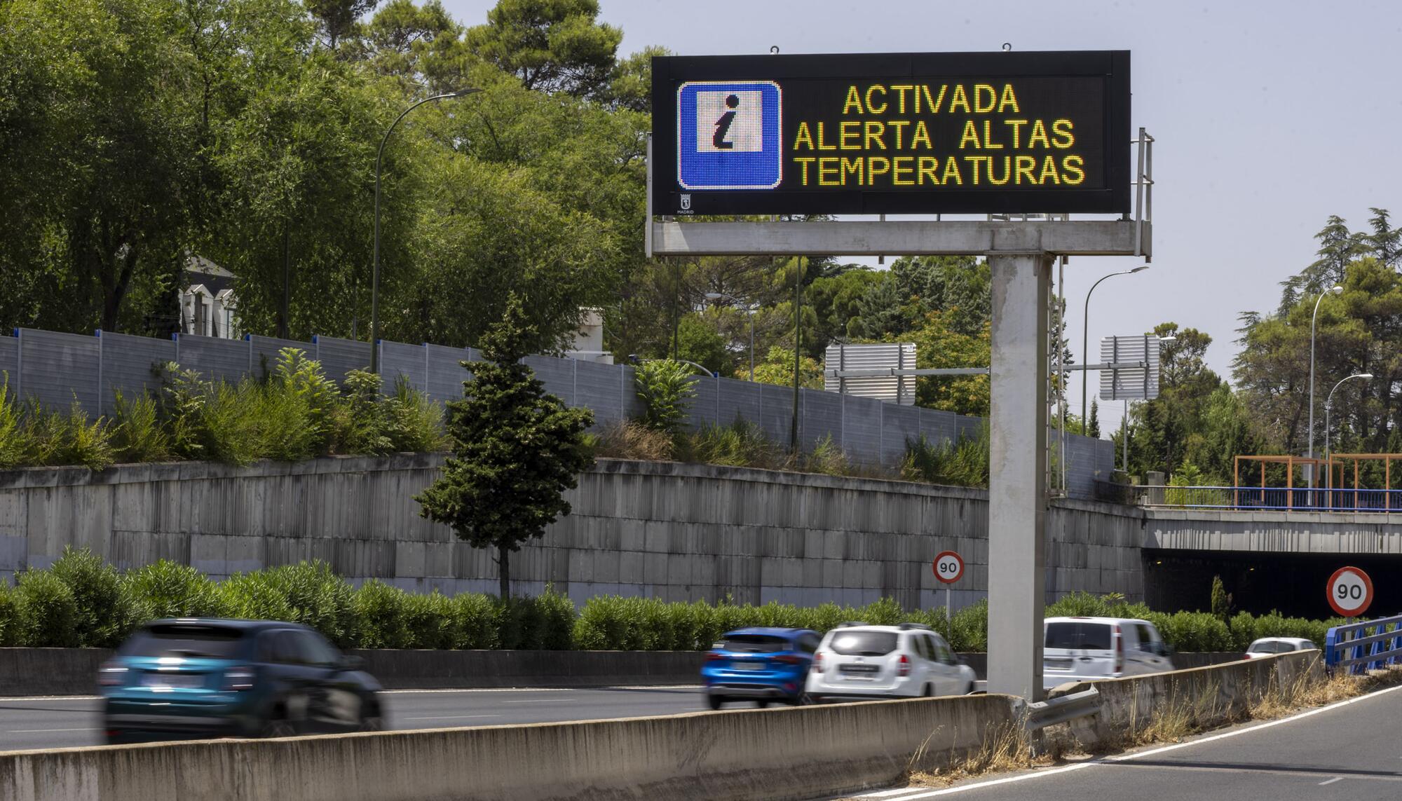 Advertencia Calor Construcción Agosto 25 - 14
